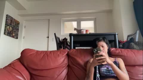 Snapshot of the_emmarouge chatting on 10-15-25, 01:50 the_emmarouge online show from 10-15-25, 01:50