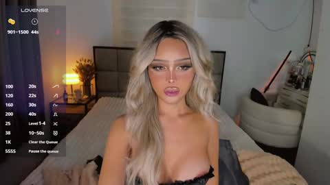 Snapshot of the_enchantressxx chatting on 01-13-25, 10:03 nabi butterfly online show from 01-13-25, 10:03