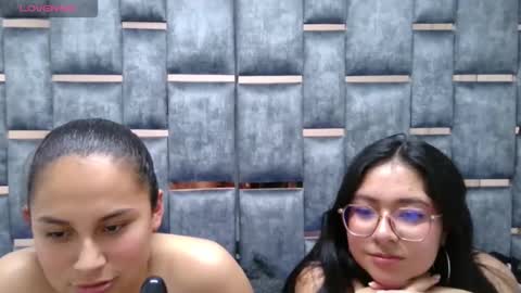 Snapshot of the_hot_twins chatting on 12-13-25, 08:47 the_hot_twins online show from 12-13-25, 08:47