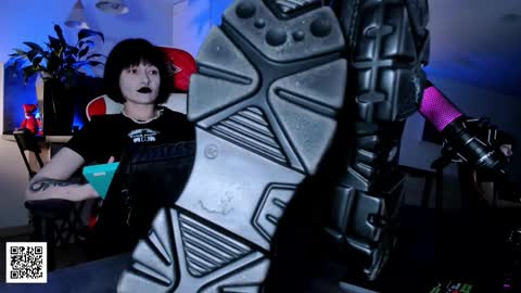 Snapshot of the_inamorata chatting on 02-04-26, 09:09 Goddess Misha online show from 02-04-26, 09:09