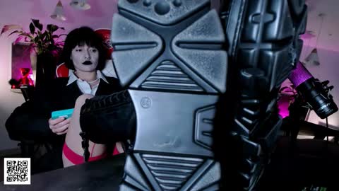 Snapshot of the_inamorata chatting on 02-05-26, 09:08 Goddess Misha online show from 02-05-26, 09:08