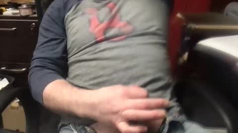 Snapshot of the_johnny_bravo chatting on 12-18-24, 07:52 BarryMcCockiner online show from 12-18-24, 07:52