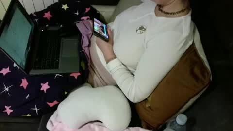 Stephan 34  Cassandra 25 online show from 04-12-26, 08:47