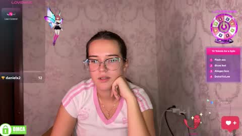 Snapshot of the_princese chatting on 10-27-25, 03:27 Alice online show from 10-27-25, 03:27