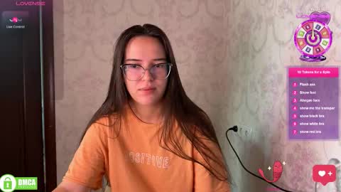 Snapshot of the_princese chatting on 11-14-25, 11:42 Alice online show from 11-14-25, 11:42