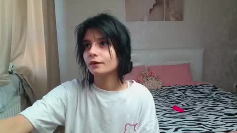 Snapshot of the_slutty_fox chatting on 08-01-26, 11:20 the_slutty_fox online show from 08-01-26, 11:20