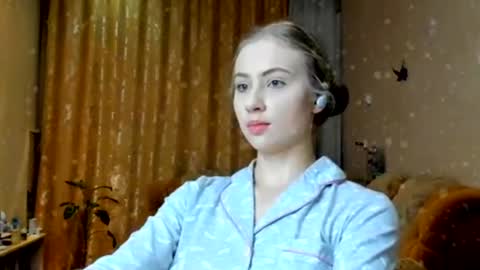 Ally    STREAMING ON TWITCH NOW Check my Twitter for updates online show from 01-05-25, 04:16