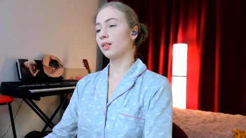 Ally    STREAMING ON TWITCH NOW Check my Twitter for updates online show from 03-11-25, 05:35