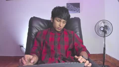 Snapshot of the_weed_guys chatting on 01-27-25, 01:48 Danny online show from 01-27-25, 01:48