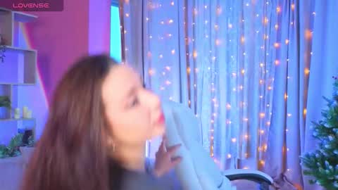 Snapshot of thebbylu chatting on 01-08-26, 11:45 Lucy online show from 01-08-26, 11:45