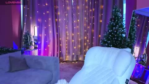 Snapshot of thebbylu chatting on 01-12-26, 11:15 Lucy online show from 01-12-26, 11:15