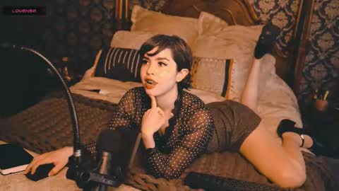 Snapshot of thecamwoman chatting on 10-05-25, 08:29 Joan online show from 10-05-25, 08:29