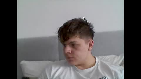 Snapshot of thecuteguy144949 chatting on 01-28-25, 09:30 thecuteguy144949 online show from 01-28-25, 09:30