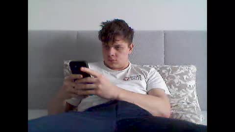 Snapshot of thecuteguy144949 chatting on 02-11-25, 11:21 thecuteguy144949 online show from 02-11-25, 11:21