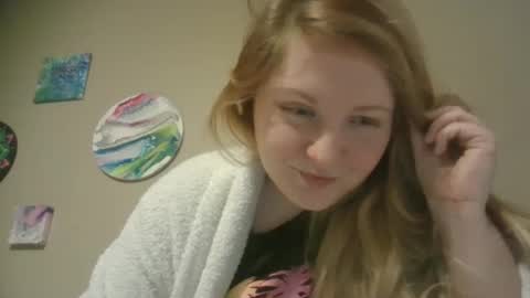 Snapshot of thedancingalien chatting on 01-07-25, 08:21 Kassandra Grant online show from 01-07-25, 08:21