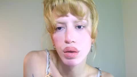 Yolanda online show from 09-26-25, 05:39