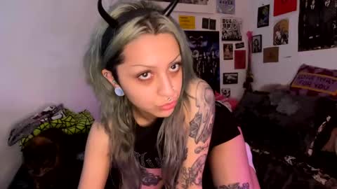 KIng Venus online show from 12-16-24, 05:27