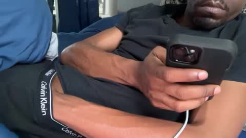 Snapshot of theeshooterr chatting on 12-17-24, 03:17 theeshooterr online show from 12-17-24, 03:17