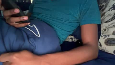 Snapshot of theeshooterr chatting on 12-29-24, 02:31 theeshooterr online show from 12-29-24, 02:31