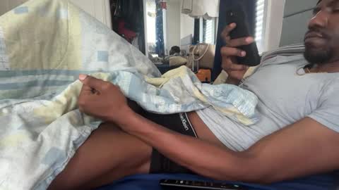 Snapshot of theeshooterr chatting on 09-16-25, 01:56 theeshooterr online show from 09-16-25, 01:56