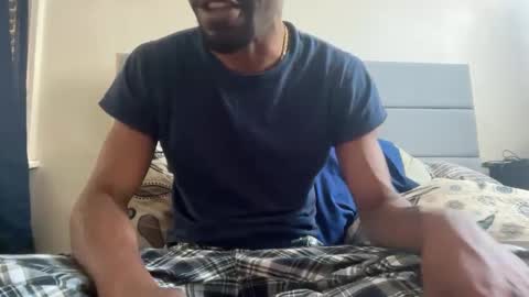 Snapshot of theeshooterr chatting on 09-19-25, 05:46 theeshooterr online show from 09-19-25, 05:46