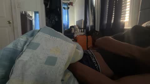 Snapshot of theeshooterr chatting on 09-20-25, 03:35 theeshooterr online show from 09-20-25, 03:35