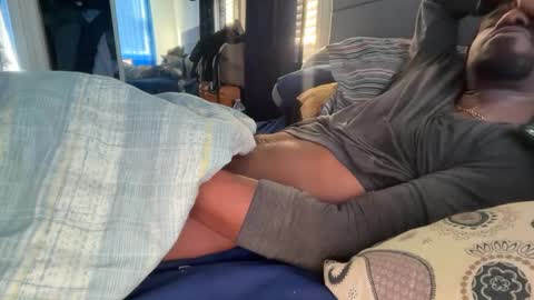 Snapshot of theeshooterr chatting on 10-09-25, 03:21 theeshooterr online show from 10-09-25, 03:21