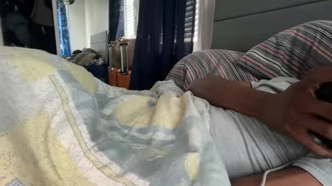 Snapshot of theeshooterr chatting on 10-15-25, 03:23 theeshooterr online show from 10-15-25, 03:23