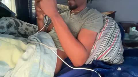 Snapshot of theeshooterr chatting on 11-01-25, 04:31 theeshooterr online show from 11-01-25, 04:31