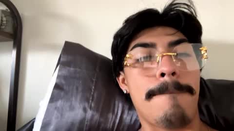 Snapshot of theglorious2002 chatting on 01-06-25, 07:02 theglorious2002 online show from 01-06-25, 07:02