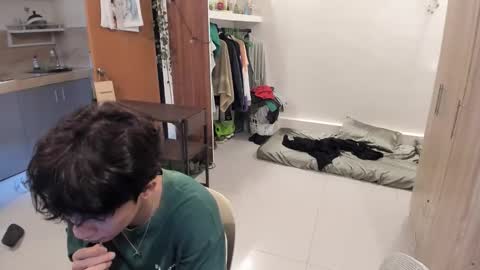 Green online show from 10-25-25, 02:30