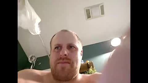 Snapshot of thehammerxx chatting on 10-28-25, 10:30 thehammerxx online show from 10-28-25, 10:30