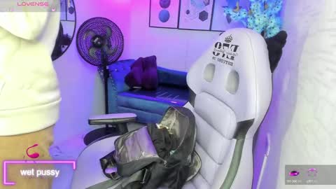 Theia  online show from 09-29-25, 12:21