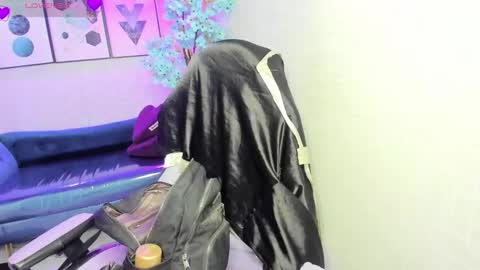 Theia  online show from 12-03-25, 12:36