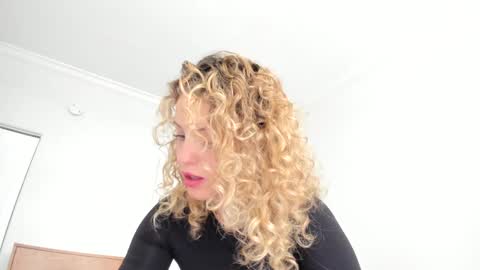 Lily Marie online show from 12-19-24, 05:40