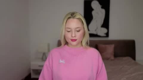 Snapshot of thejessie chatting on 02-15-26, 07:32 Kisaaleksandrova online show from 02-15-26, 07:32