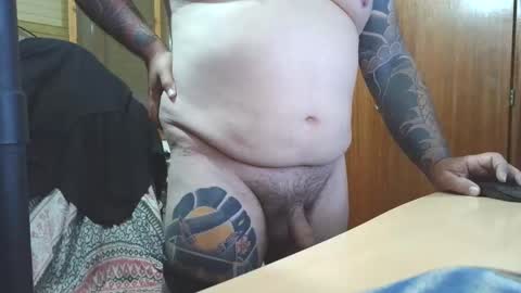 Snapshot of thekier chatting on 10-31-25, 07:48 thekier online show from 10-31-25, 07:48