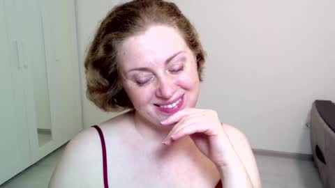 Snapshot of theladysblush chatting on 12-11-24, 05:37 Ella online show from 12-11-24, 05:37