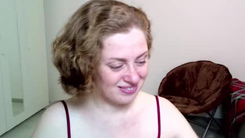 Snapshot of theladysblush chatting on 01-17-25, 05:32 Ella online show from 01-17-25, 05:32