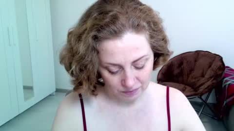 Snapshot of theladysblush chatting on 01-17-25, 08:45 Ella online show from 01-17-25, 08:45