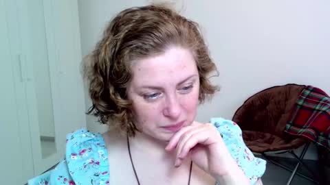 Snapshot of theladysblush chatting on 01-26-25, 07:53 Ella online show from 01-26-25, 07:53