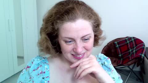 Snapshot of theladysblush chatting on 02-04-25, 08:24 Ella online show from 02-04-25, 08:24