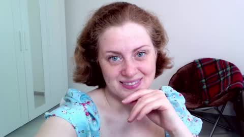 Snapshot of theladysblush chatting on 02-05-25, 08:21 Ella online show from 02-05-25, 08:21