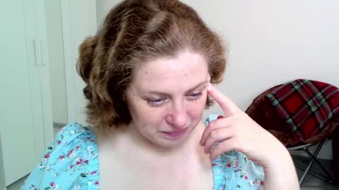 Snapshot of theladysblush chatting on 02-09-25, 07:38 Ella online show from 02-09-25, 07:38