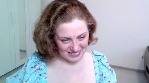 Snapshot of theladysblush chatting on 02-27-25, 02:21 Ella online show from 02-27-25, 02:21