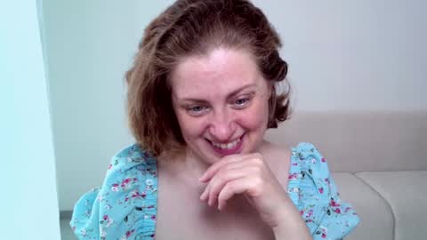 Snapshot of theladysblush chatting on 03-02-25, 08:27 Ella online show from 03-02-25, 08:27