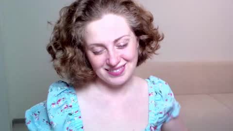 Snapshot of theladysblush chatting on 03-05-25, 07:17 Ella online show from 03-05-25, 07:17
