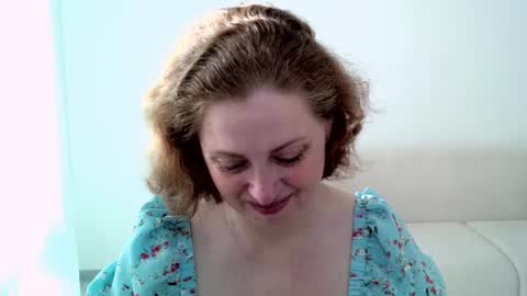 Snapshot of theladysblush chatting on 03-09-25, 07:45 Ella online show from 03-09-25, 07:45