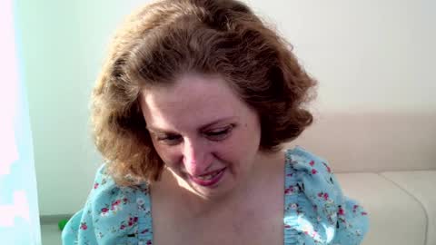 Snapshot of theladysblush chatting on 03-11-25, 06:53 Ella online show from 03-11-25, 06:53