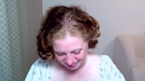 Snapshot of theladysblush chatting on 09-11-25, 07:14 Ella online show from 09-11-25, 07:14